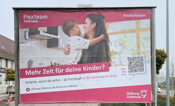 das bild zeigt ein großflächenplakat der flexteam kampagne