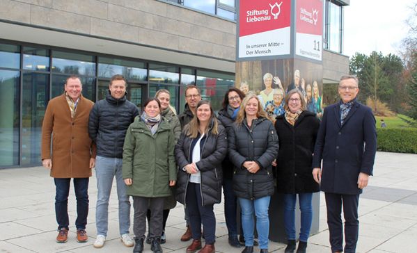 Das Foto zeigt die Personen, die an dem Austausch teilgenommen haben.