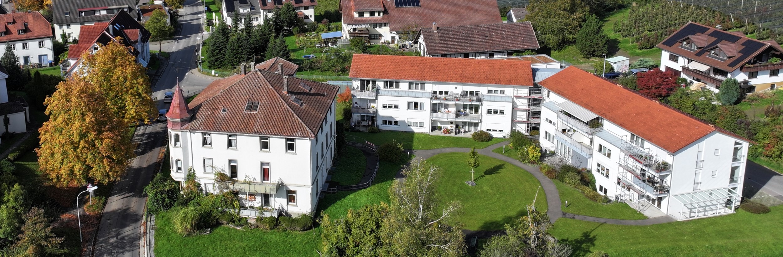 Das Bild zeigt eine Drohnenaufnahme des Hauses St. Martin