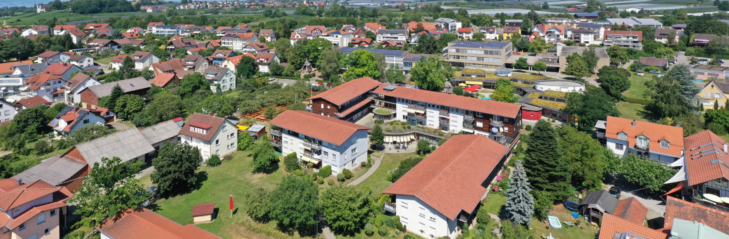 Das Bild zeigt den Lebensraum Immenstaad in Drohnenansicht