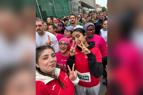 Einstein-Marathon Das Team vor dem Start.